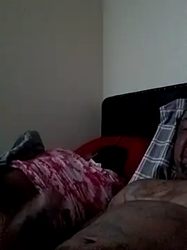 yellowwetfox online show from October 25, 2025, 1:40 pm