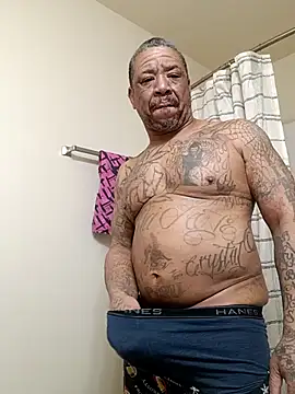 yellowwetfox online show from February 15, 2026, 4:14 pm