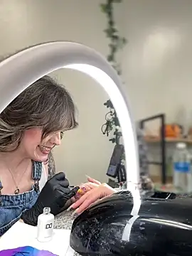 annablisss online show from March 4, 2025, 5:13 pm