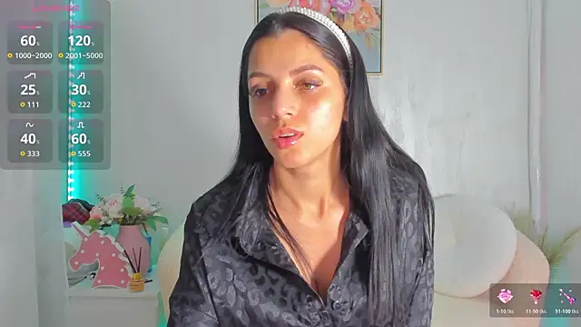 Snapshot of Sarabecker chatting on July 23, 2026, 4:49 pm Sarabecker online show from July 23, 2026, 4:49 pm