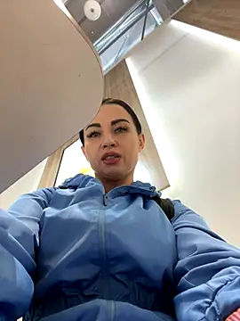 CrazzyChicks online show from September 13, 2025, 5:51 am