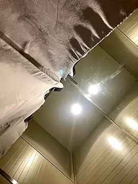 CrazzyChicks online show from October 9, 2025, 6:44 am