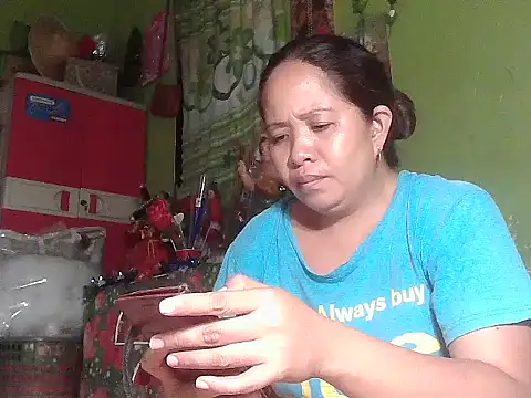 Snapshot of sweetlady_pinay chatting on May 5, 2026, 6:32 am sweetlady pinay online show from May 5, 2026, 6:32 am
