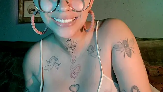 Lilmuh  online show from February 26, 2025, 2:26 am