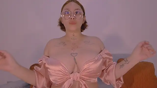 Lilmuh  online show from February 7, 2026, 11:19 pm