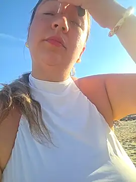 isabella rossse online show from May 31, 2026, 4:14 pm