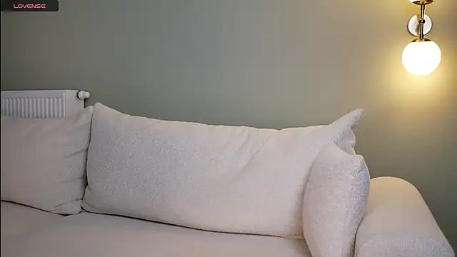 minimolly online show from February 9, 2026, 7:07 pm