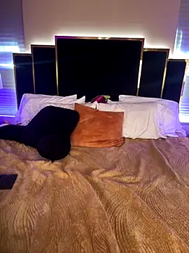 KarissaChantelle online show from November 20, 2025, 7:57 pm