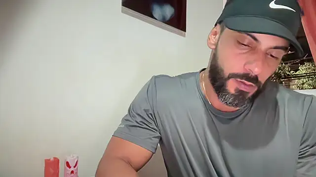 romeolovedark online show from November 8, 2025, 4:56 am