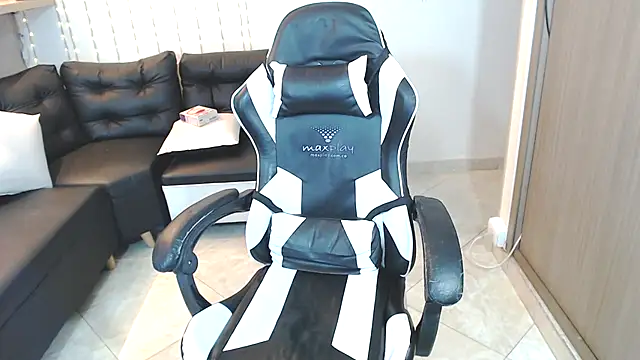 ximena22love online show from January 29, 2025, 1:48 am