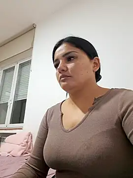 laura dirtyhot online show from January 2, 2025, 9:28 pm