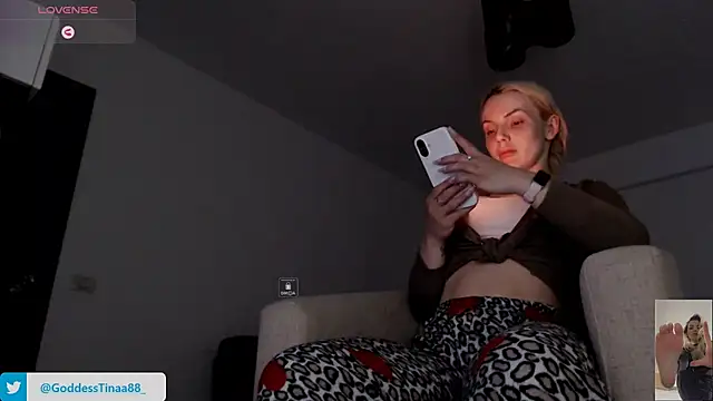 Goddess Tina online show from April 27, 2026, 5:33 pm