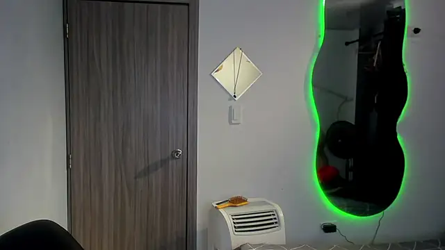 Kris Khalifa69 online show from October 4, 2025, 10:02 am