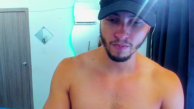Snapshot of Kris_Khalifa69 chatting on June 11, 2026, 12:32 am Kris Khalifa69 online show from June 11, 2026, 12:32 am