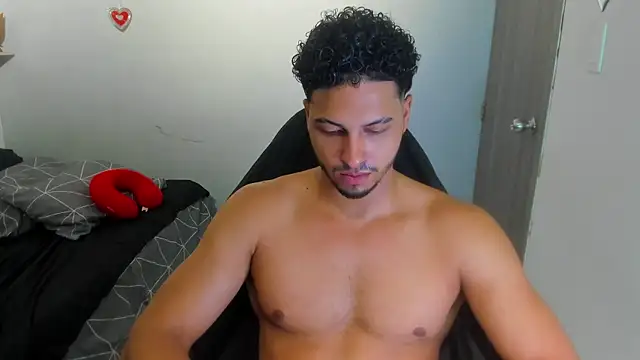 Snapshot of Kris_Khalifa69 chatting on July 8, 2026, 10:03 pm Kris Khalifa69 online show from July 8, 2026, 10:03 pm