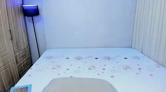 shantal r0mance online show from February 15, 2025, 6:23 am