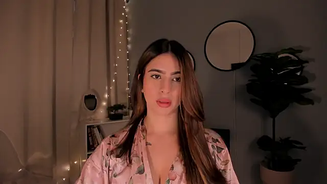 LiaPearce online show from September 30, 2025, 12:10 pm