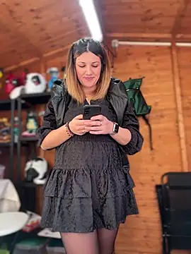 DaisyVibesss online show from December 31, 2024, 1:52 pm