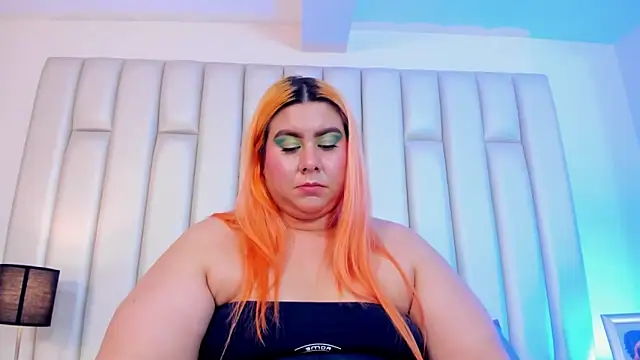 aandreaperez online show from February 8, 2025, 5:39 pm