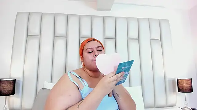 aandreaperez online show from March 6, 2025, 11:47 am