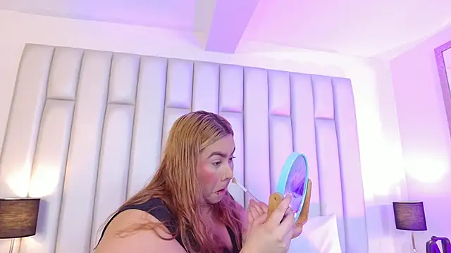 aandreaperez online show from April 16, 2026, 2:07 pm