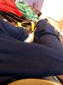 Snapshot of Hugetings chatting on December 4, 2024, 9:13 pm Hugetings online show from December 4, 2024, 9:13 pm