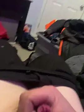 Snapshot of Hugetings chatting on December 20, 2025, 2:18 am Hugetings online show from December 20, 2025, 2:18 am