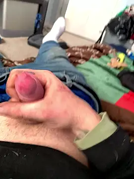 Snapshot of Hugetings chatting on January 17, 2026, 8:34 pm Hugetings online show from January 17, 2026, 8:34 pm