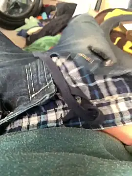 Snapshot of Hugetings chatting on March 5, 2026, 10:50 pm Hugetings online show from March 5, 2026, 10:50 pm