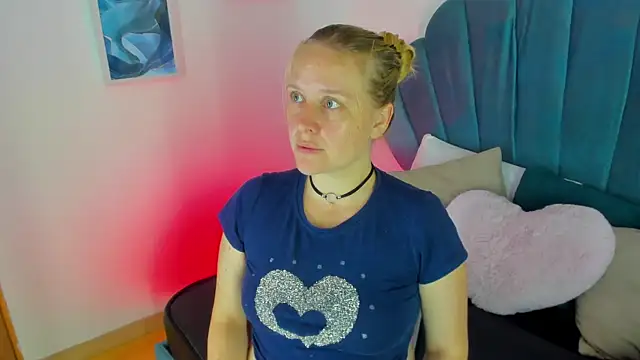 Snapshot of EmilySumer chatting on July 20, 2026, 7:27 pm EmilySumer online show from July 20, 2026, 7:27 pm