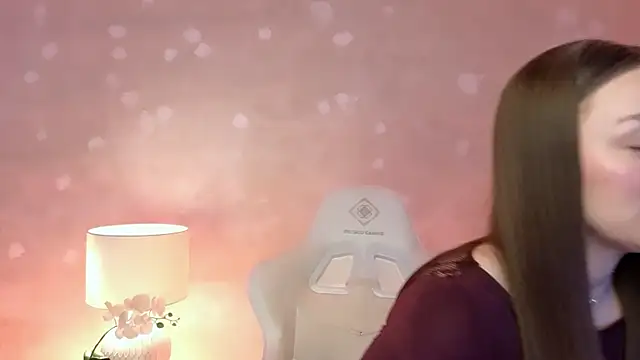 MilaFleur online show from April 22, 2026, 2:18 pm