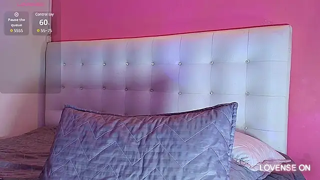 hornyhousekeeper  online show from January 18, 2025, 1:08 pm