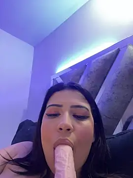 cutesarah  online show from February 16, 2025, 12:52 am