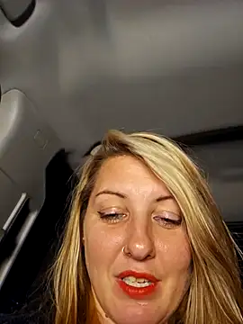 Snapshot of SheIsSomething chatting on January 19, 2025, 2:15 am SheIsSomething online show from January 19, 2025, 2:15 am