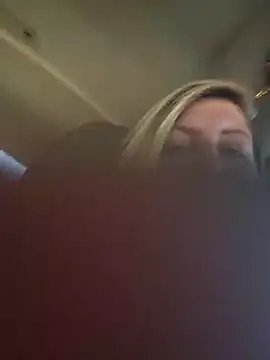 Snapshot of SheIsSomething chatting on October 27, 2025, 10:14 pm SheIsSomething online show from October 27, 2025, 10:14 pm