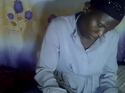 cute-shamza online show from April 6, 2026, 4:32 am