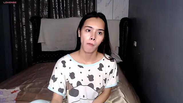 shecutie69 online show from November 30, 2025, 3:27 pm