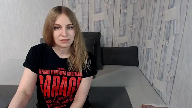 Pilly green  online show from March 10, 2025, 7:32 am