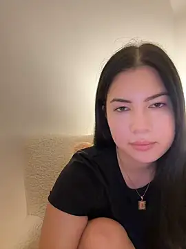 clairewntr online show from December 11, 2024, 4:42 pm