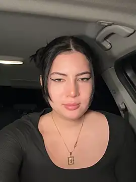 clairewntr online show from December 12, 2024, 9:37 pm