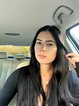 clairewntr online show from November 2, 2025, 2:08 pm