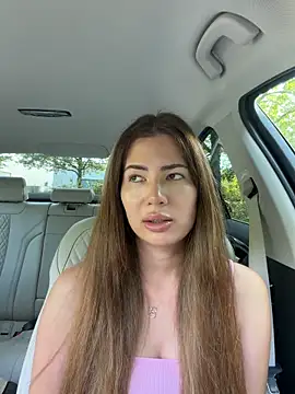 Snapshot of clairewntr chatting on June 20, 2026, 4:43 pm clairewntr online show from June 20, 2026, 4:43 pm