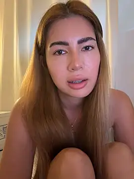 Snapshot of clairewntr chatting on July 30, 2026, 6:18 pm clairewntr online show from July 30, 2026, 6:18 pm