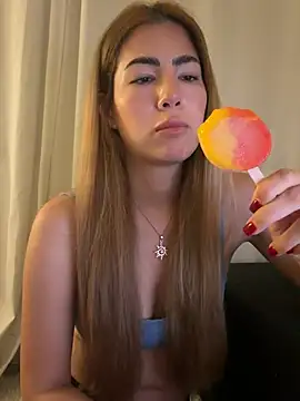 Snapshot of clairewntr chatting on July 31, 2026, 8:08 pm clairewntr online show from July 31, 2026, 8:08 pm