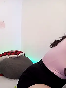 carmesix online show from December 4, 2024, 9:57 pm