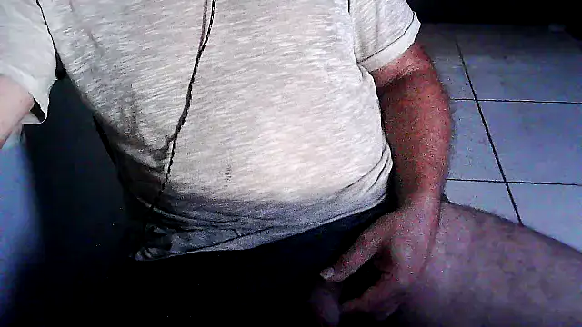 eduar570 online show from April 2, 2026, 9:29 am