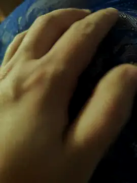 LovlyAnnie online show from December 19, 2025, 6:09 am