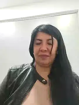 aisha latina online show from January 27, 2025, 3:50 pm