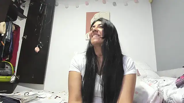 aisha latina online show from February 13, 2025, 12:02 am