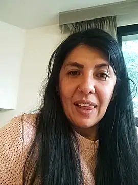 aisha latina online show from March 11, 2025, 9:37 pm